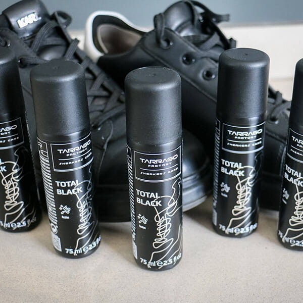 Tarrago Sneakers TOTAL Black kryjąca pasta w płynie 75ml