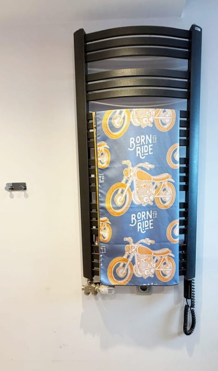 Ręcznik szybkoschnący z mikrofibry 80×100 cm MOTO RETRO Zepnij